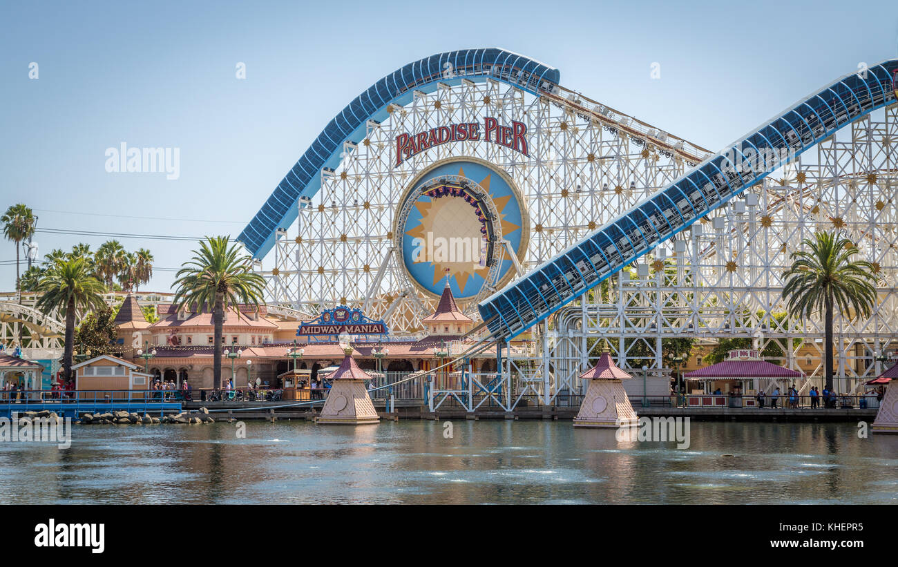 Achterbahn California Screamin', vor Lake Paradise Bay, California Adventure Park, Disneyland Resort, Anaheim Stockfoto