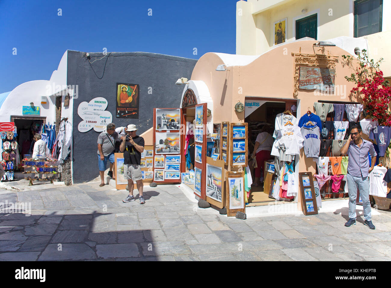 Einkaufen laden laden tourismus tourismus -Fotos und -Bildmaterial in hoher  Auflösung – Alamy