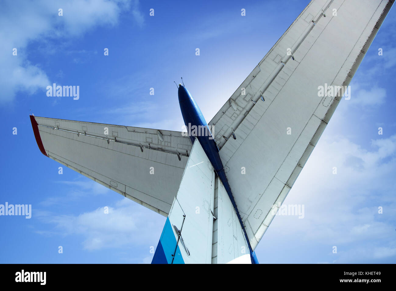 Details der Fracht und zivile Flugzeuge. beste Transportflugzeug der Welt. der Schwanz der Ebene. Stockfoto