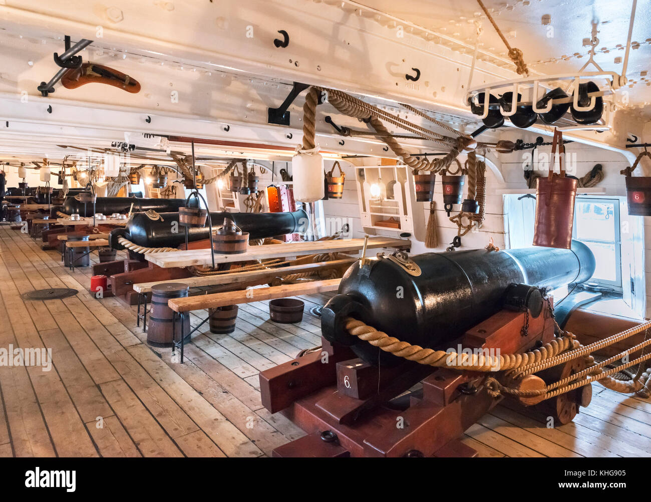 Gundeck auf die HMS Warrior, das erste Ozean gehen, gepanzerte Dampf Fregatte in der Royal Navy, Portsmouth Historic Dockyard, Hampshire, England, Großbritannien Stockfoto