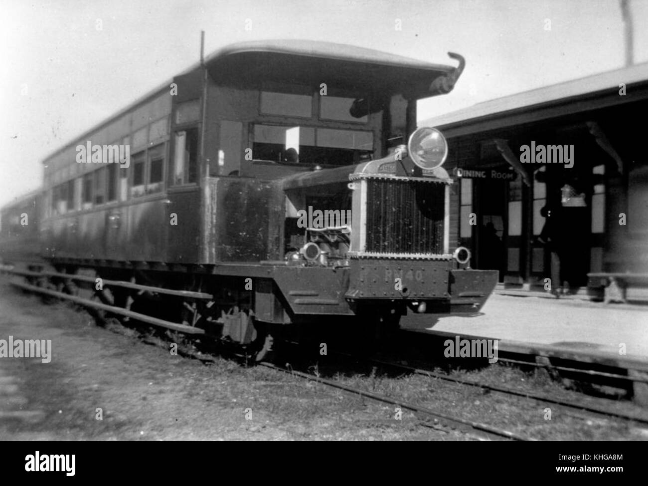 2 129078 Motor am Bahnhof Thallon Station auf dem Weg nach Warwick im Dezember 1930 Stockfoto