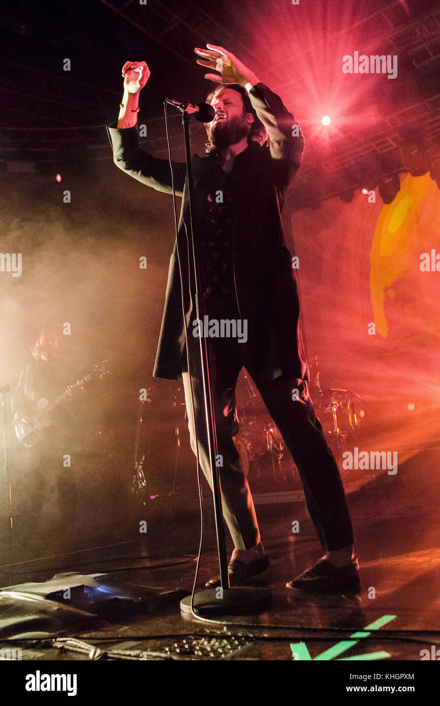 Mailand, Italien. 16 Nov, 2017. Der amerikanische Sänger und Songwriter Joshua Michael Tillman auf der Bühne als Vater Johannes MISTY bekannt führt live auf der Bühne Fabrique während der 'Credit Pure Comedy Tour': Rodolfo Sassano/Alamy leben Nachrichten Stockfoto