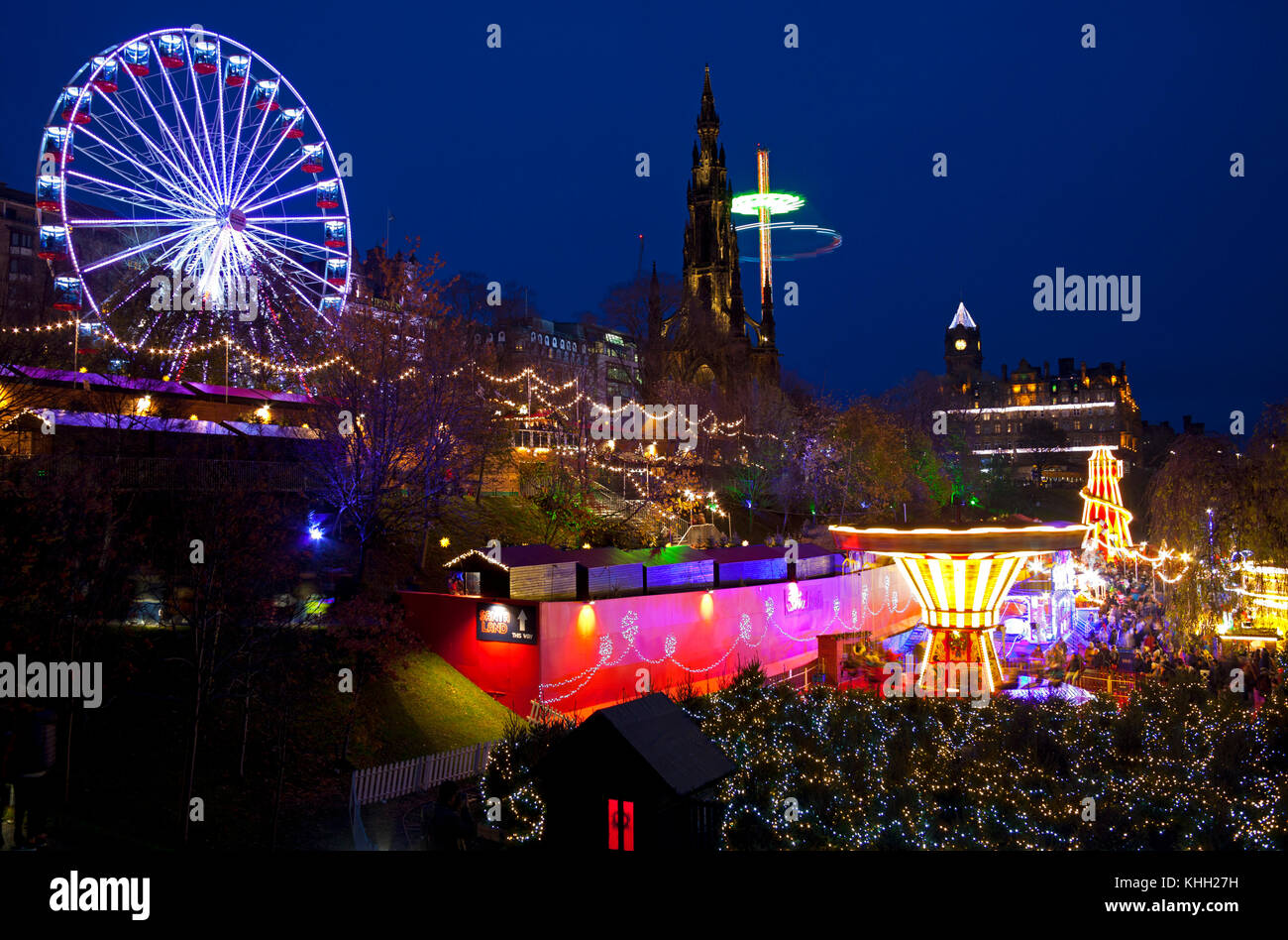 Edinburgh, Schottland, Großbritannien. 19 Nov, 2017. Weihnachten Licht Nacht einschalten. Stockfoto