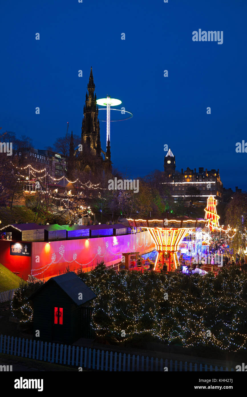 Edinburgh, Schottland, Großbritannien. 19 Nov, 2017. Weihnachten Licht Nacht einschalten. Stockfoto