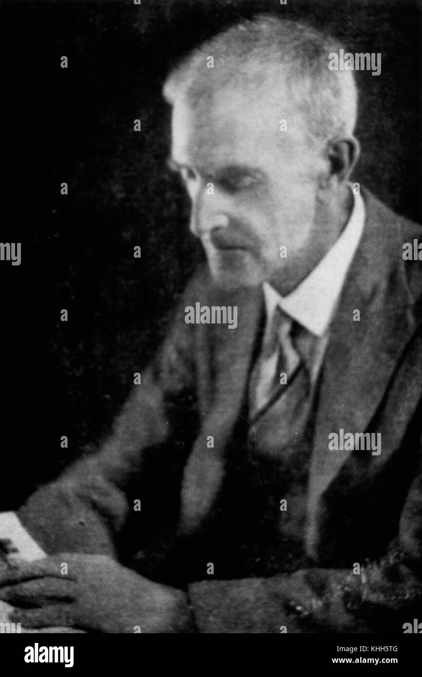 Ein Hinweis auf George Sampson, eine bemerkenswerte Persönlichkeit, die möglicherweise mit dem Royal College of Organists (F.R.C.O.) in Verbindung steht, was seine Beiträge zur Musik oder zum Bereich der Orgelwissenschaft andeutet. Stockfoto