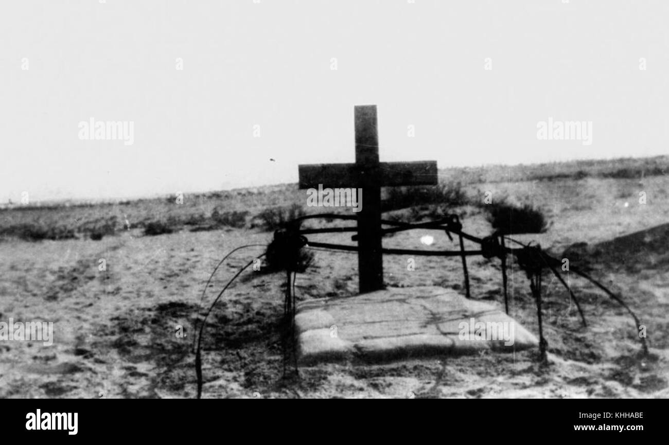 2 119200 einsames Grab in der Mitte der östlichen Wüste nach dem Ersten Weltkrieg Stockfoto