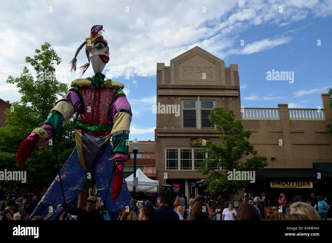 Ein Foto vom Greeley Unerwartetes Kickoff-Konzert 2016, das die Energie und Atmosphäre dieses kulturellen Ereignisses einfängt. Stockfoto
