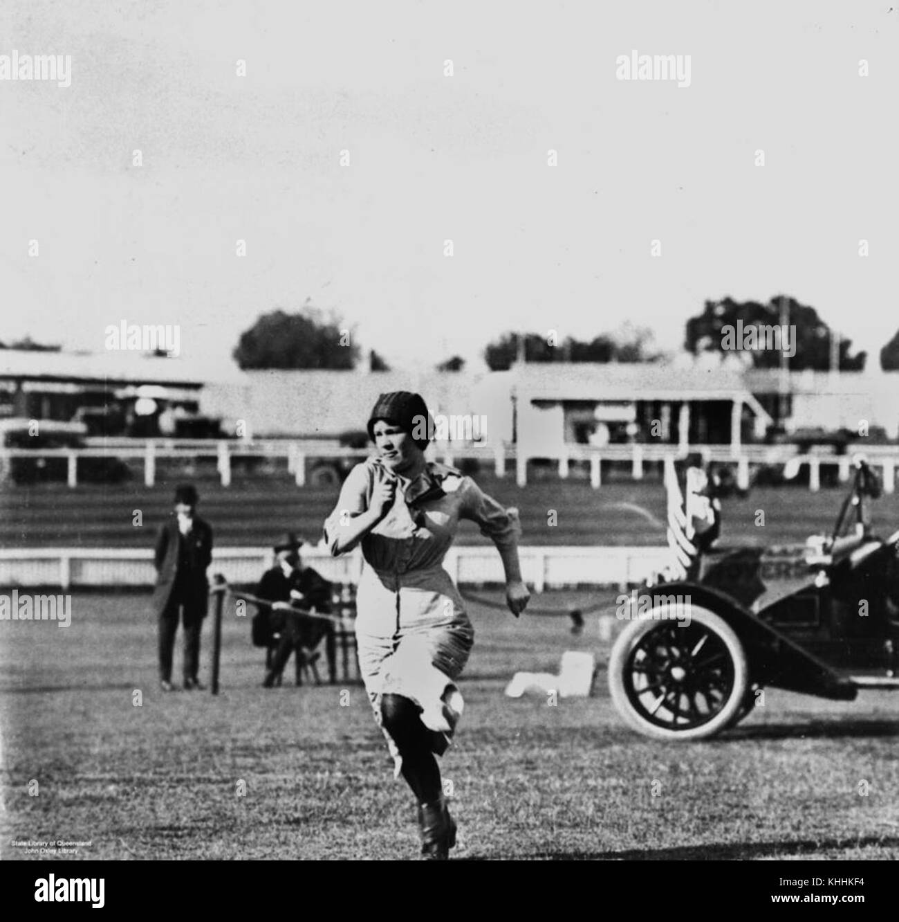 1 141947 weiblichen Athleten im Motor Sport Karneval in Brisbane, Queensland, 1914 konkurrierenden Stockfoto