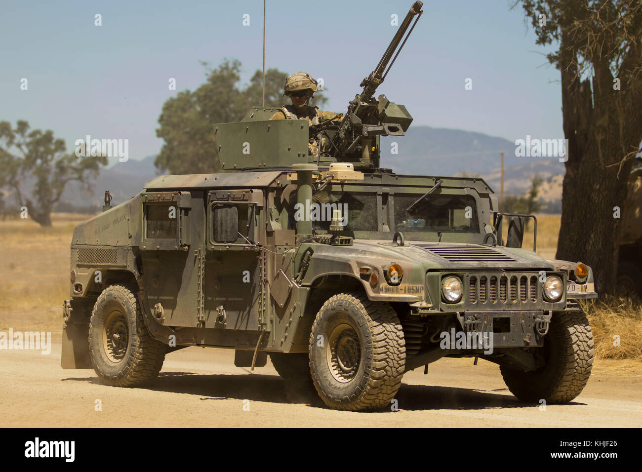 Humvee gepanzertes Fahrzeug der militärischen Polizei Unternehmen Stockfoto