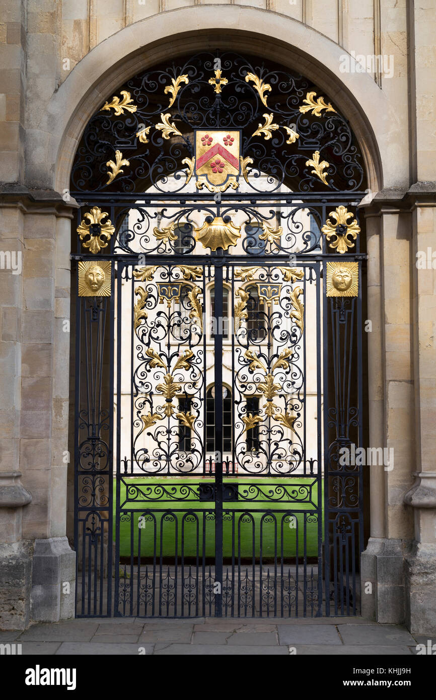 Großbritannien, Oxford, verzierte Tor zum All Souls College. Stockfoto
