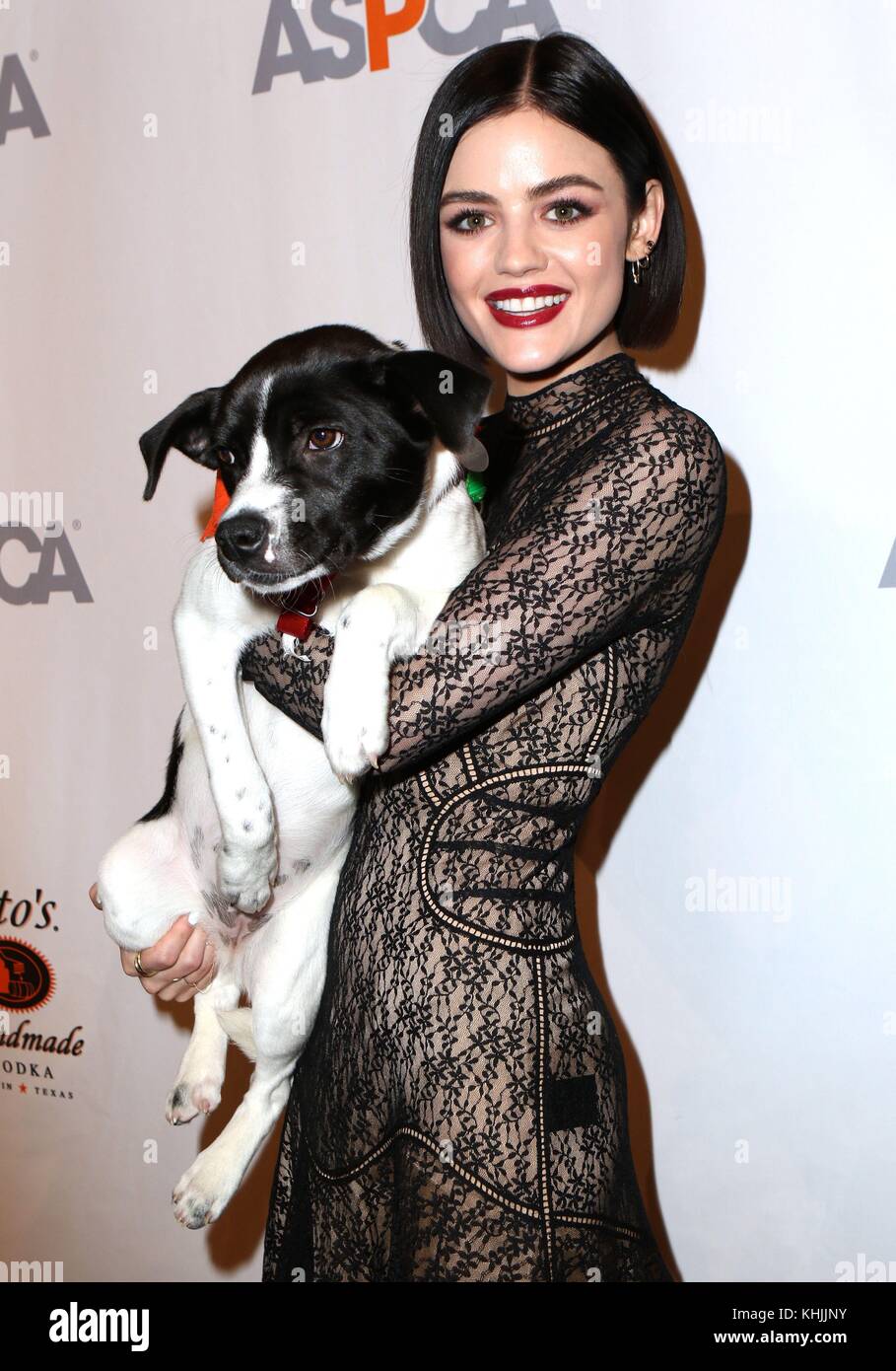 NEW YORK, NY - APRIL 20: Lucy Hale nimmt am 20. April 2017 an der ASPCA