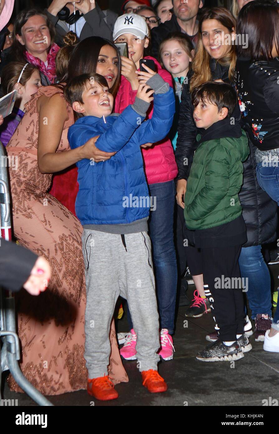 NEW YORK, NY - APRIL 19: Priyanka Chopra besucht Harper's BAZAAR 150. Jahrestag Party im Rainbow Room am 19. April 2017 in New York City. Personen: Priyanka Chopra Transmission Ref: MNC76 Stockfoto