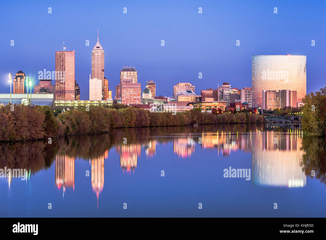 Indianapolis, Indiana, USA Skyline auf dem White River. Stockfoto