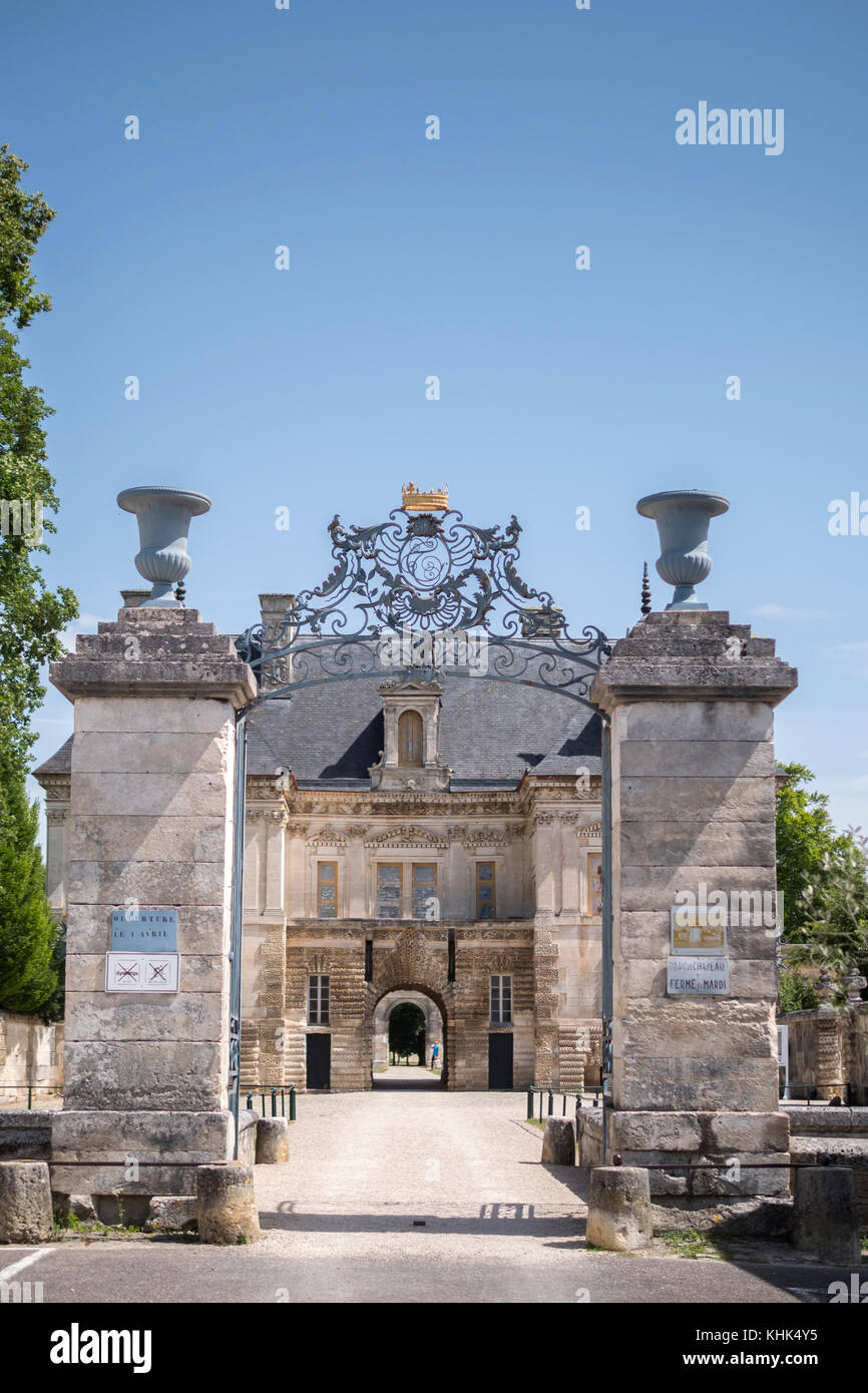 Tanlay schloss renaissance Fotos und Bildmaterial in hoher Auflösung