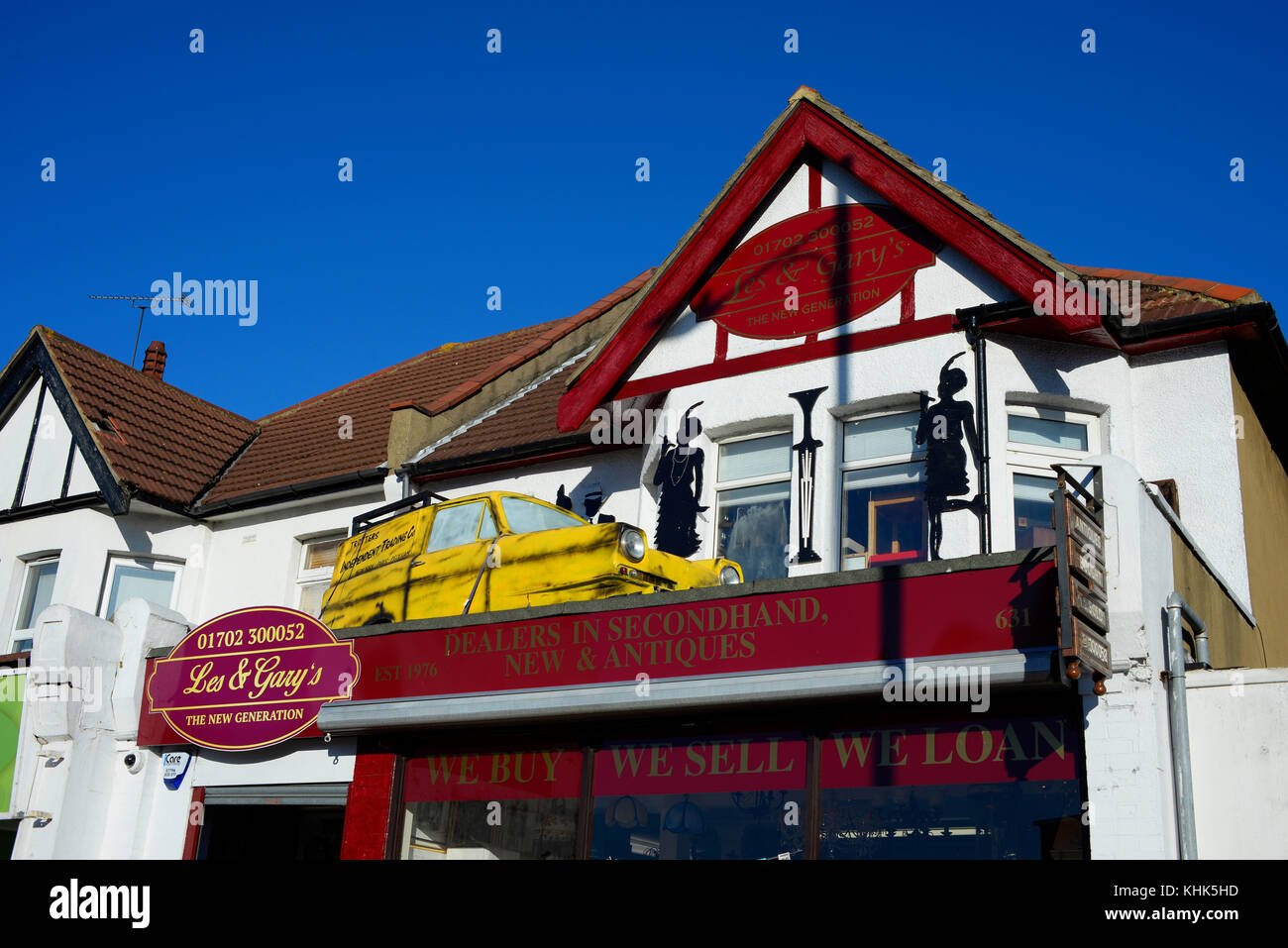 Les & Gary's der Neuen Generation Händler in gebrauchtem Zustand neu & Antik Shop. Nur Narren und Pferde Traber unabhängige Händler Reliant Robin angezeigt Stockfoto