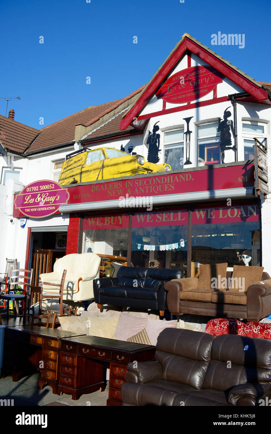 Les & Gary's der Neuen Generation Händler in gebrauchtem Zustand neu & Antik Shop. Nur Narren und Pferde Traber unabhängige Händler Reliant Robin angezeigt Stockfoto