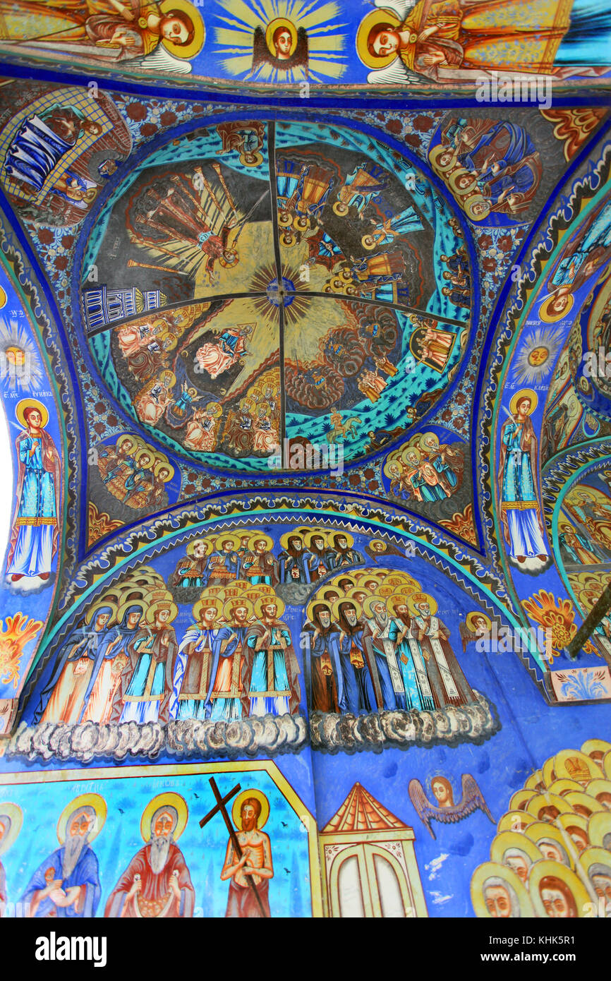 Kirche Malerei in der Trojan Kloster, Bulgarien. August 17, 2016. Am Sonntag, Gläubige und Touristen besuchen die heiligen Ort. Stockfoto