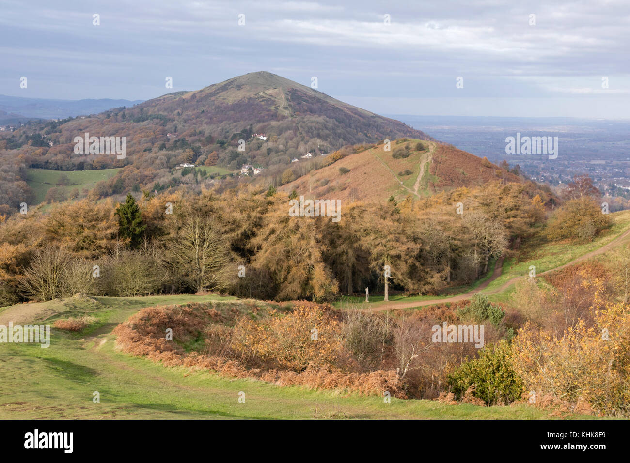 Herbst über die Malvern Hills, Blick nach Norden in Richtung der Worcestershire Beacon, Worcestershire, England, Großbritannien Stockfoto