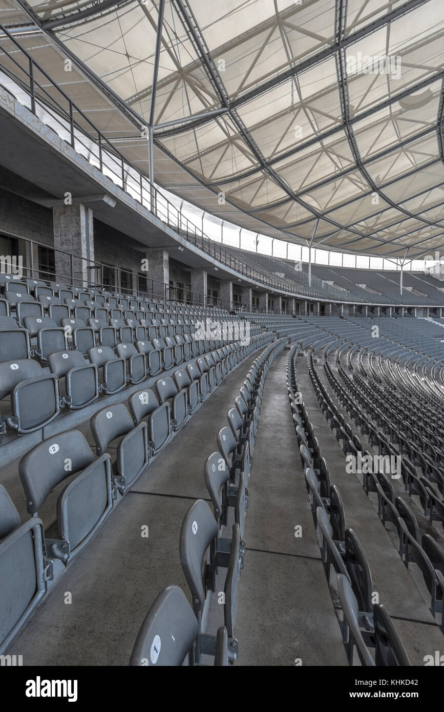 Auf der Tribüne des Olympiastadions. Berlin, Deutschland Stockfoto Auf der Tribüne des Olympiastadions. Berlin, Deutschland Stockfoto