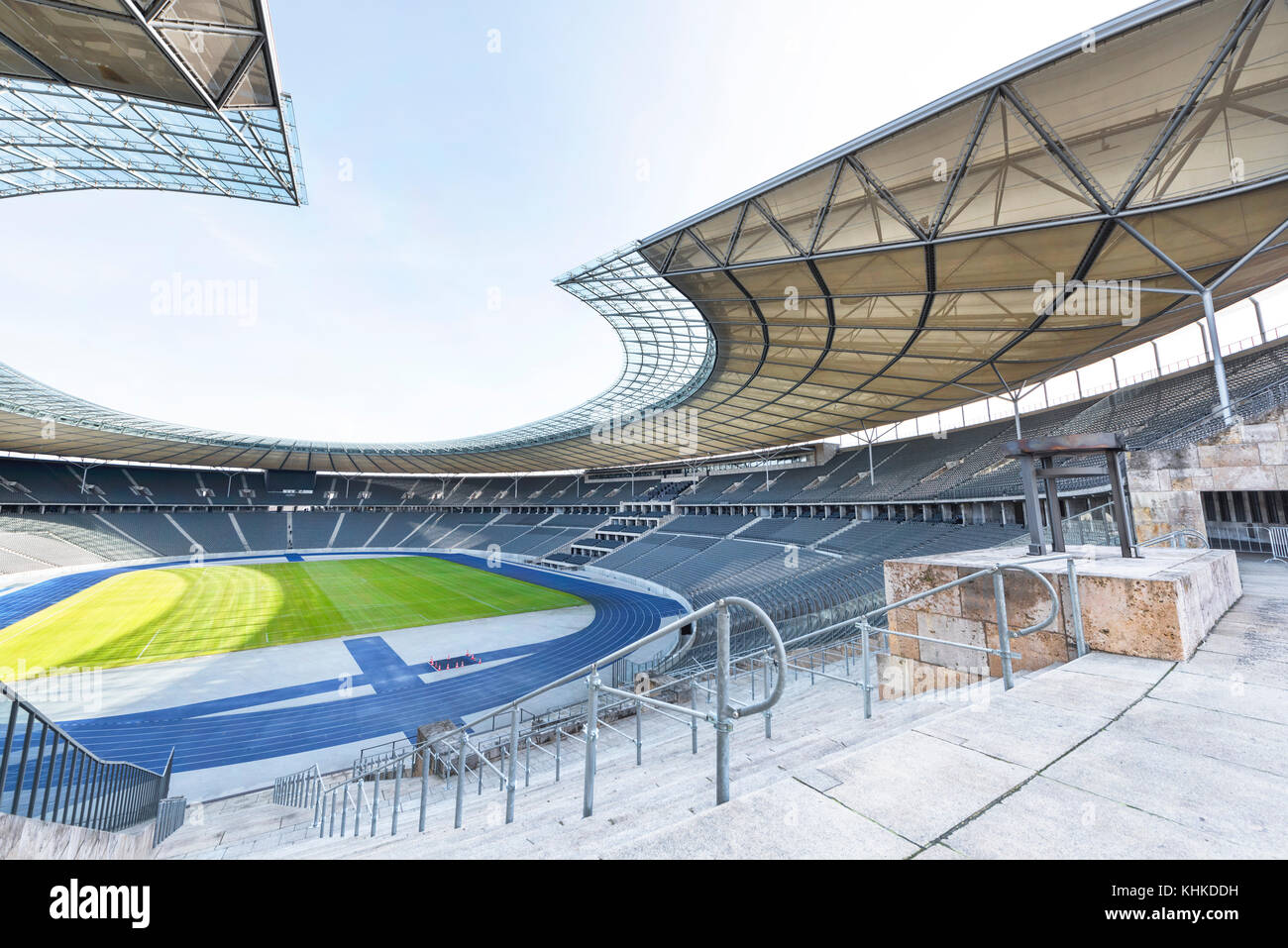 Auf der Tribüne des Olympiastadions. Berlin, Deutschland Stockfoto