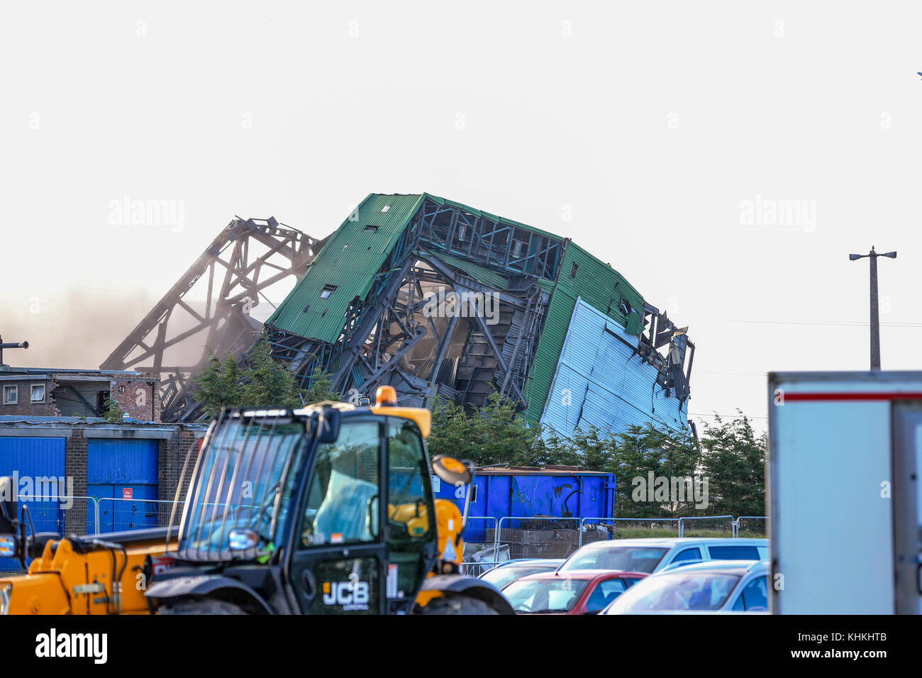 Kellingley Colliery Keine 2 Wicklung Haus Abriss; die Zahl zwei Tower am Kellingley Colliery, North Yorkshire, wurde unten mit Sprengstoff in Br gebracht Stockfoto