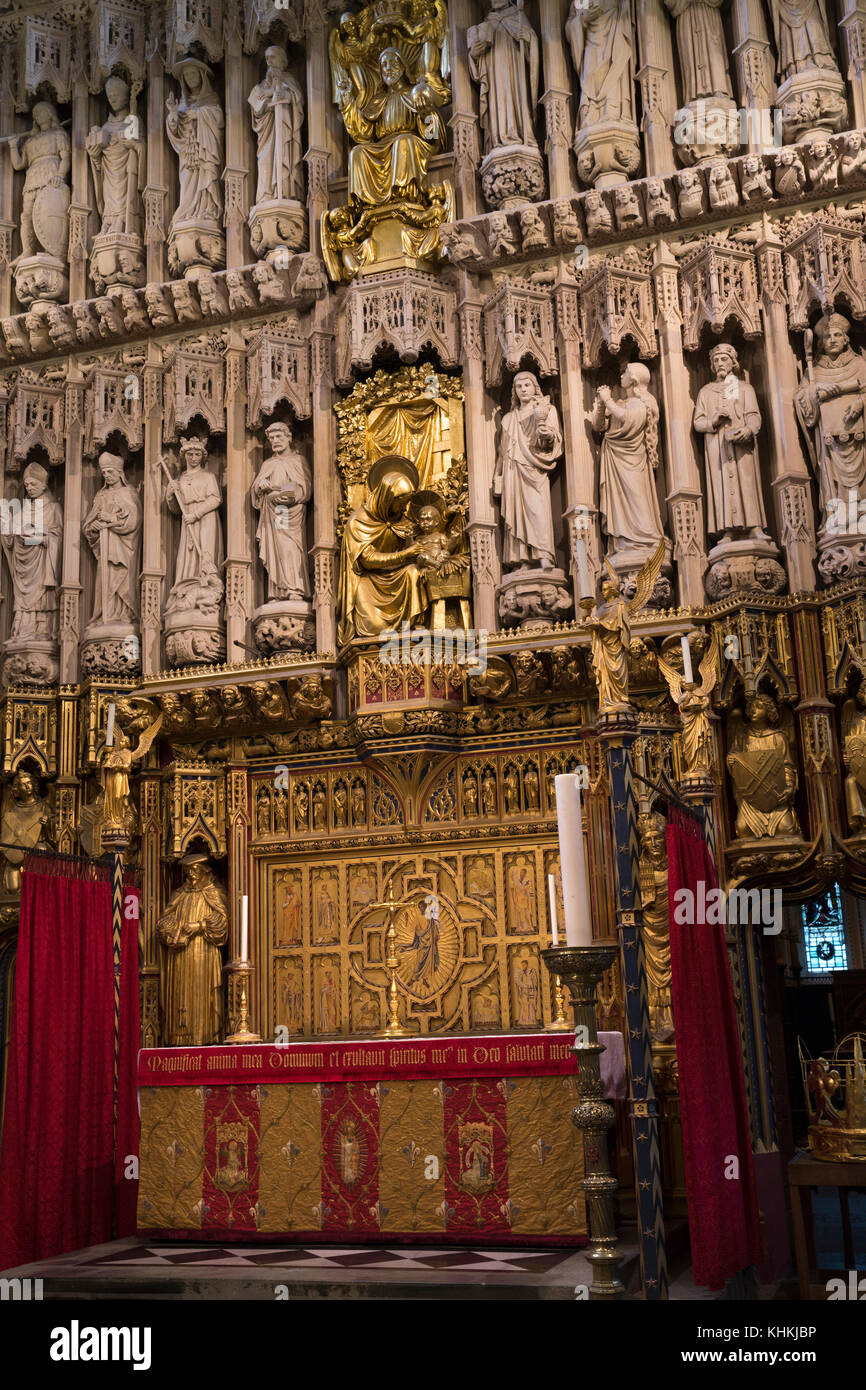 UK, London, Southwark Cathedral, Chor, 1520 Großer Bildschirm, der heiligen Könige & Zahlen mit der Kathedrale verbunden Stockfoto