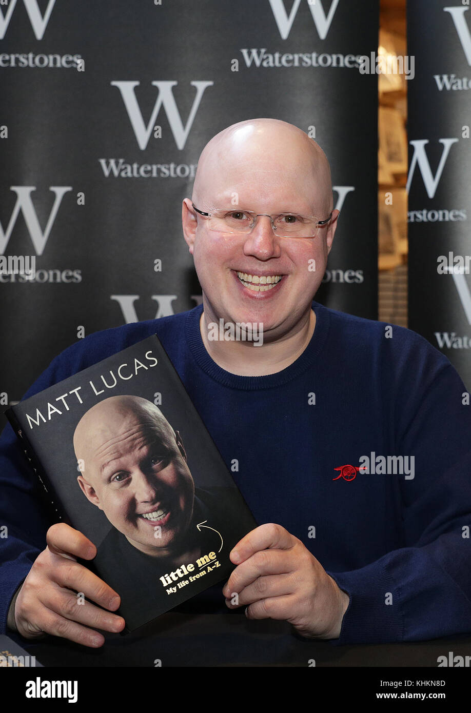 Matt Lucas trifft Fans und signiert Kopien seines neuen Buches Little Me My Life from A-Z bei Liverpool Waterstones mit: Matt Lucas Where: Liverpool, United Kingdom When: 17 Oct 2017 Credit: Sakura/WENN.com Stockfoto