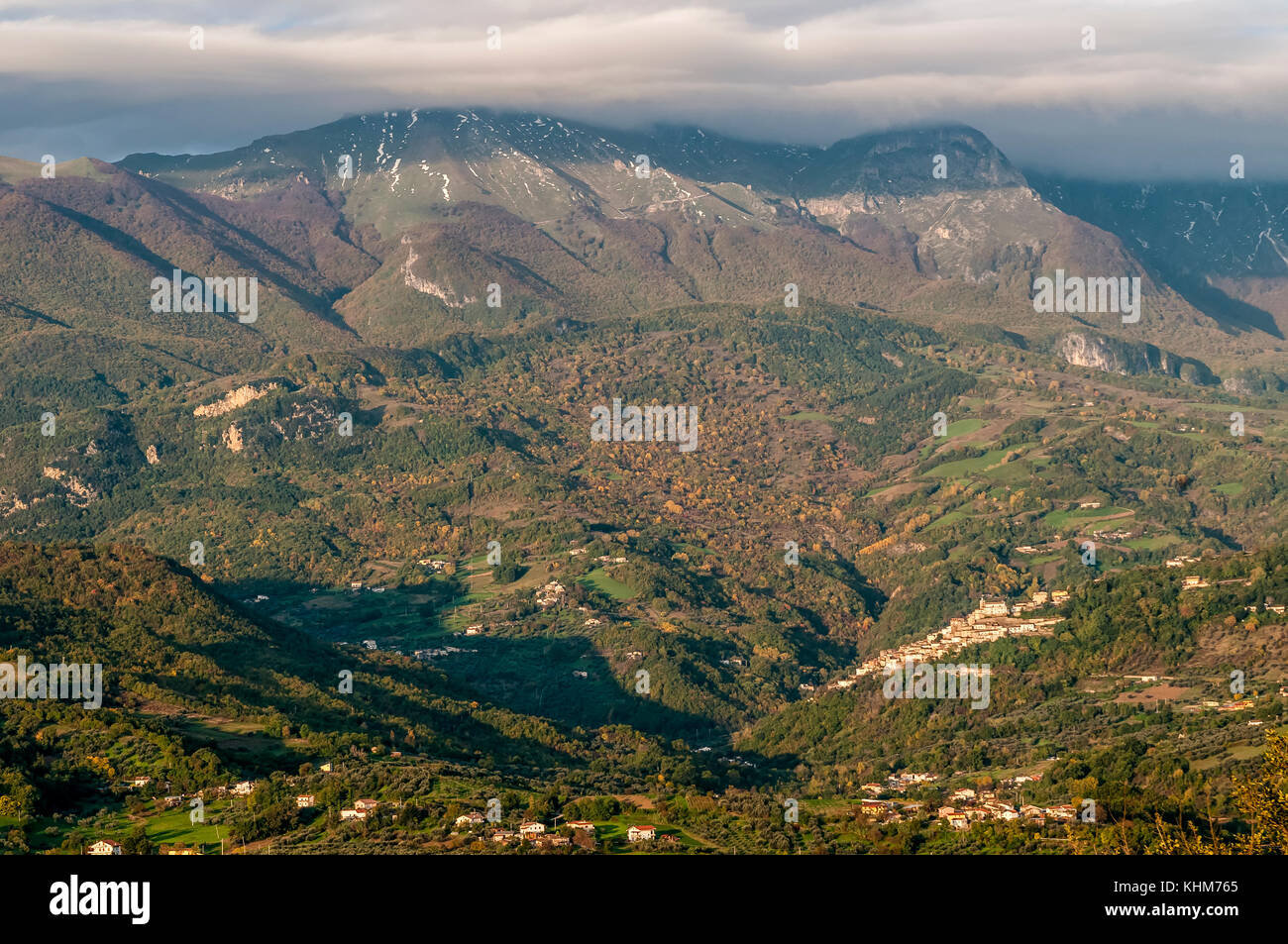 Farindola und Nationalpark Gran Sasso, Italien Stockfotografie Alamy