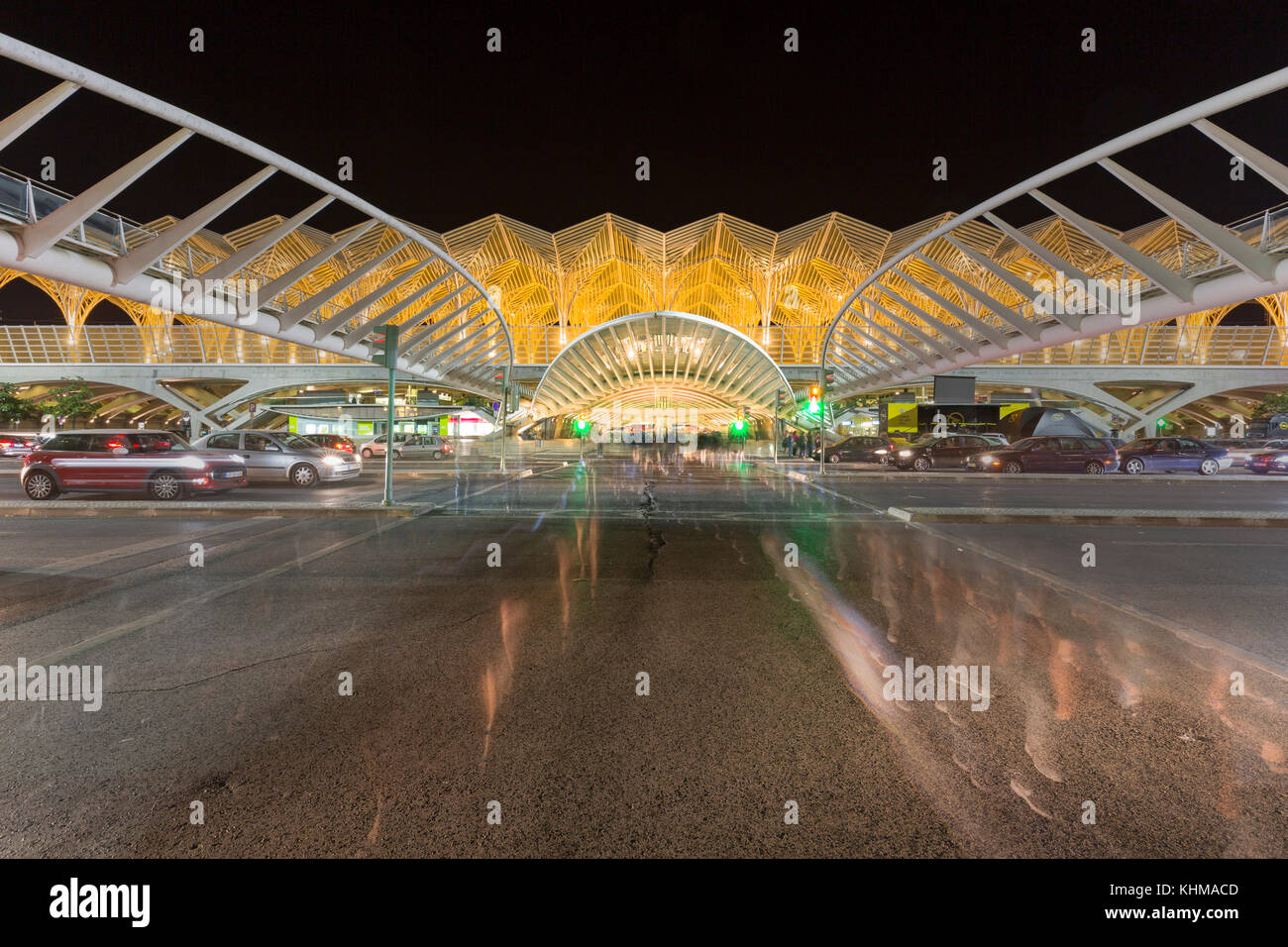 Der Bahnhof Oriente am Abend, Gare do Oriente, Lissabon, Portugal, Europa Stockfoto