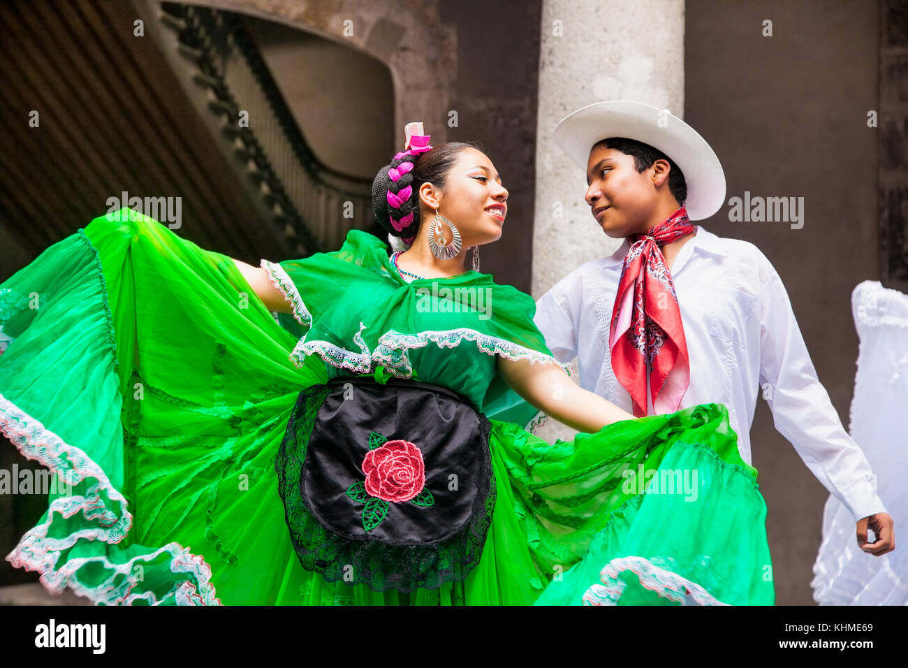 Mexiko City, Mexiko - Dez 6, 2015: Mexikanische Folklore Ballett führt im kulturellen Zentrum Zacatecas, Mexiko City, am 6. Dezember. 2015. Stockfoto