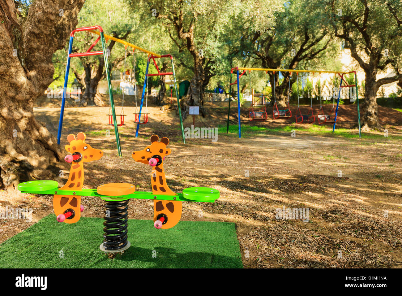 Moderne Kinder Spielplatz In Einem Wunderschonen Garten Mit Olivenbaumen In Einem Sommer Beach Resort Stockfotografie Alamy