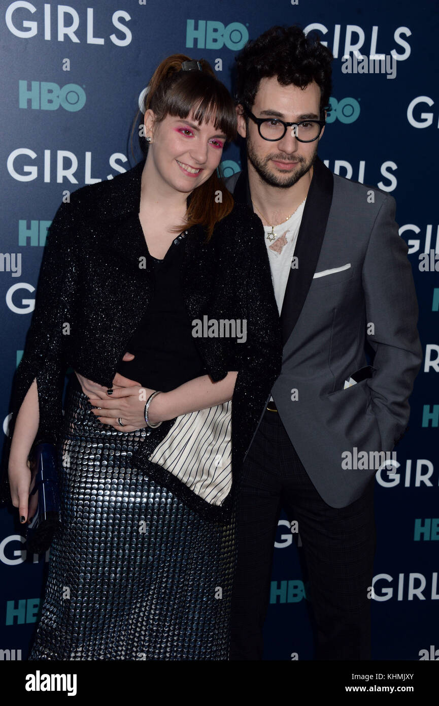NEW YORK, NY - 2. FEBRUAR: Lena Dunham, Jack Antonoff nimmt am 2. Februar 2017 in New York City an der New Yorker Premiere der sechsten und letzten Staffel von „Girls“ in Alice Tully Hall, Lincoln Center Teil. Leute: Lena Dunham, Jack Antonoff Stockfoto