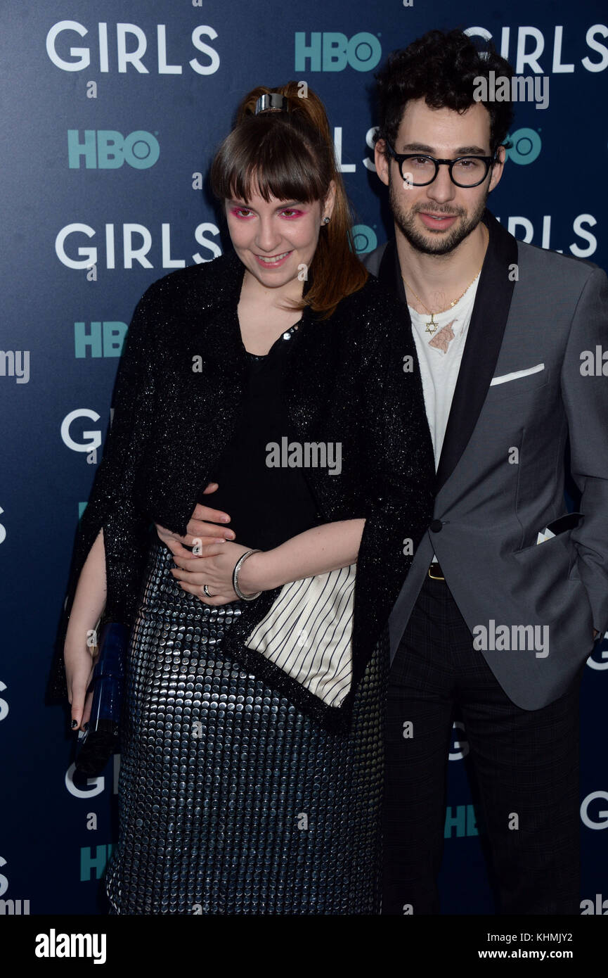 New York, NY - Februar 02: Lena Dunham, Jack Antonoff die New York Premiere der sechsten und letzten Staffel von "Mädchen" in der Alice Tully Hall, Lincoln Center am 2. Februar 2017 in New York City besucht. Leute: Lena Dunham, Jack Antonoff Stockfoto