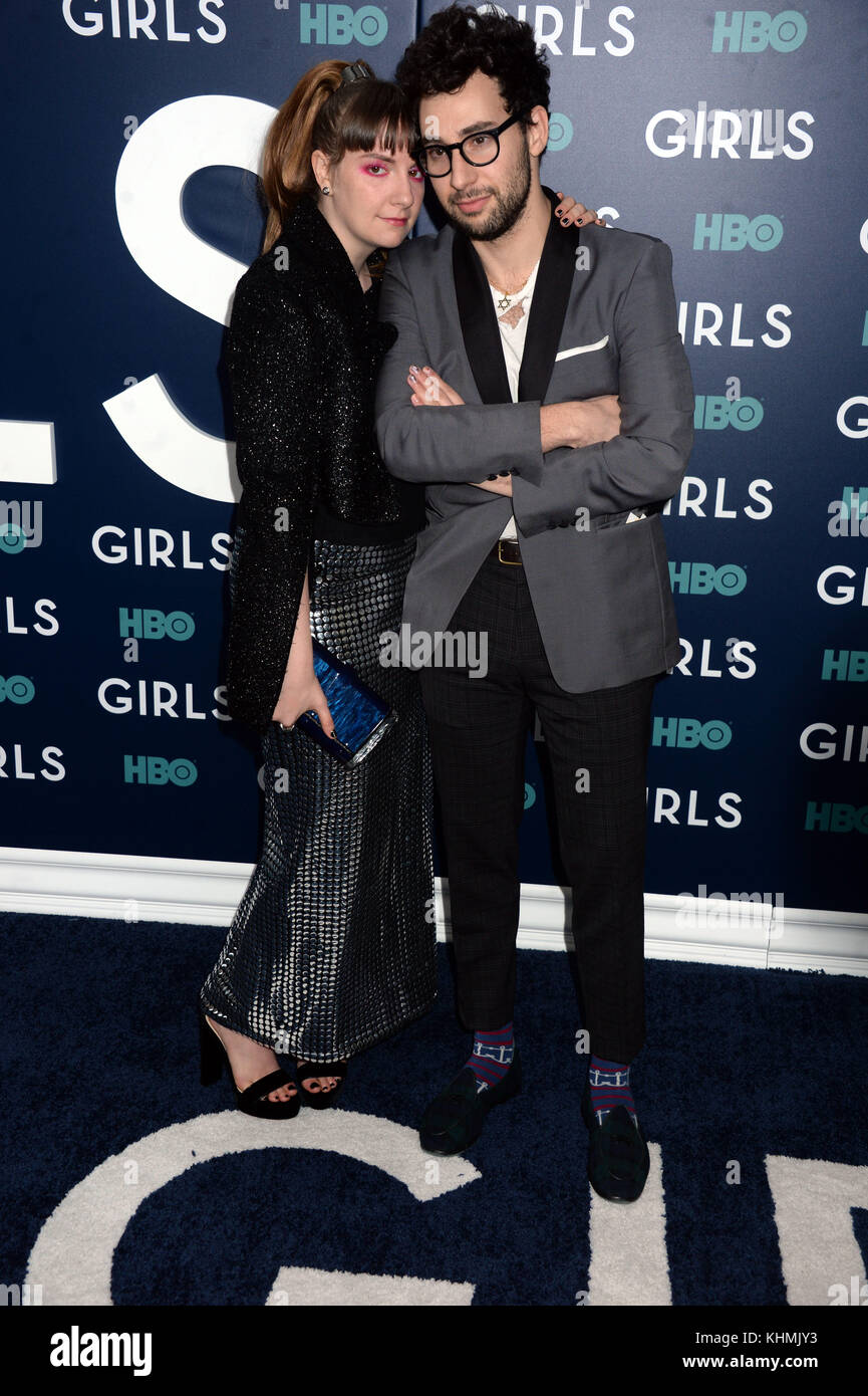 NEW YORK, NY - 2. FEBRUAR: Lena Dunham, Jack Antonoff nimmt am 2. Februar 2017 in New York City an der New Yorker Premiere der sechsten und letzten Staffel von „Girls“ in Alice Tully Hall, Lincoln Center Teil. Leute: Lena Dunham, Jack Antonoff Stockfoto