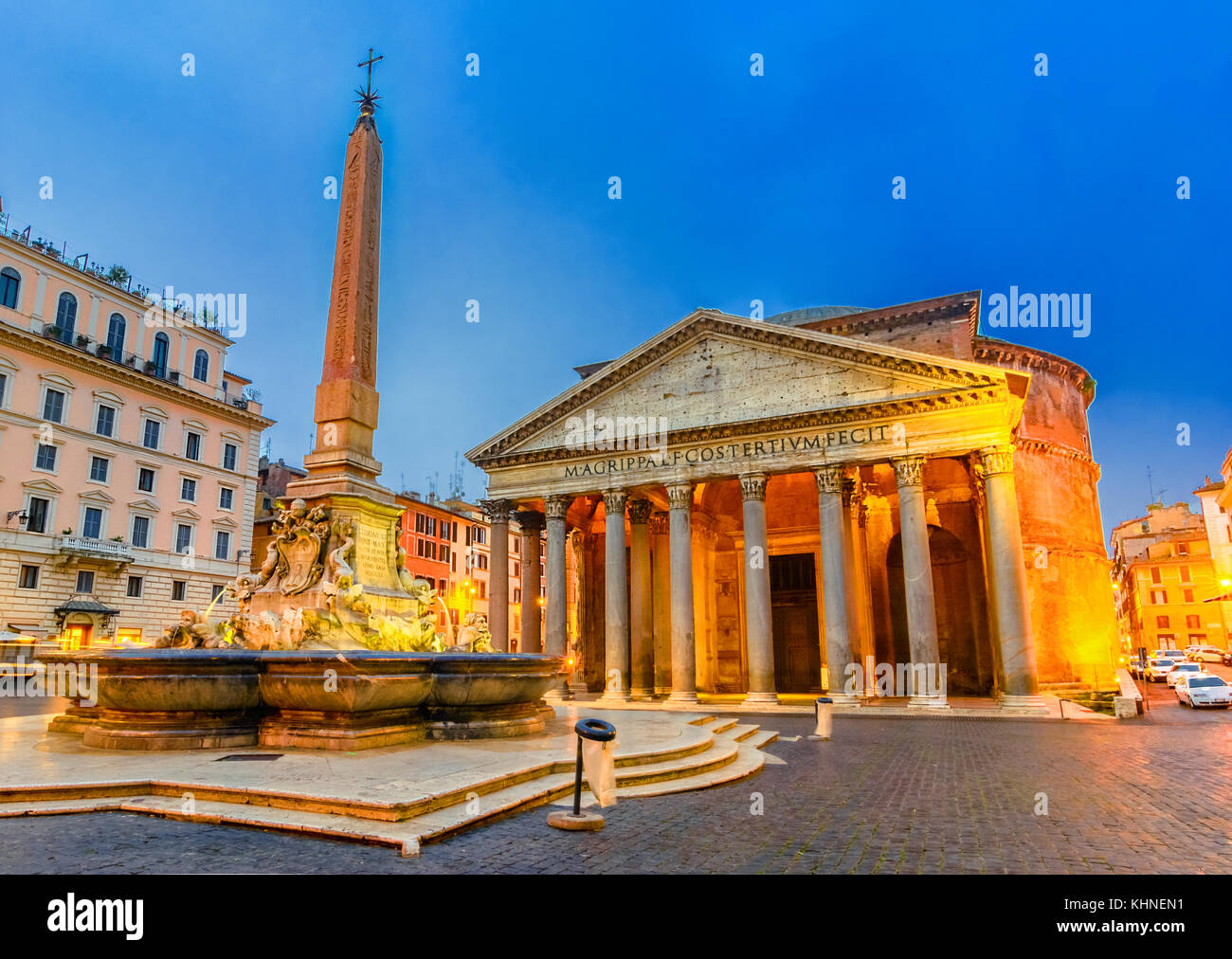 Piazza della Rotonda und Pantheon am Morgen, Rom, Italien Stockfoto