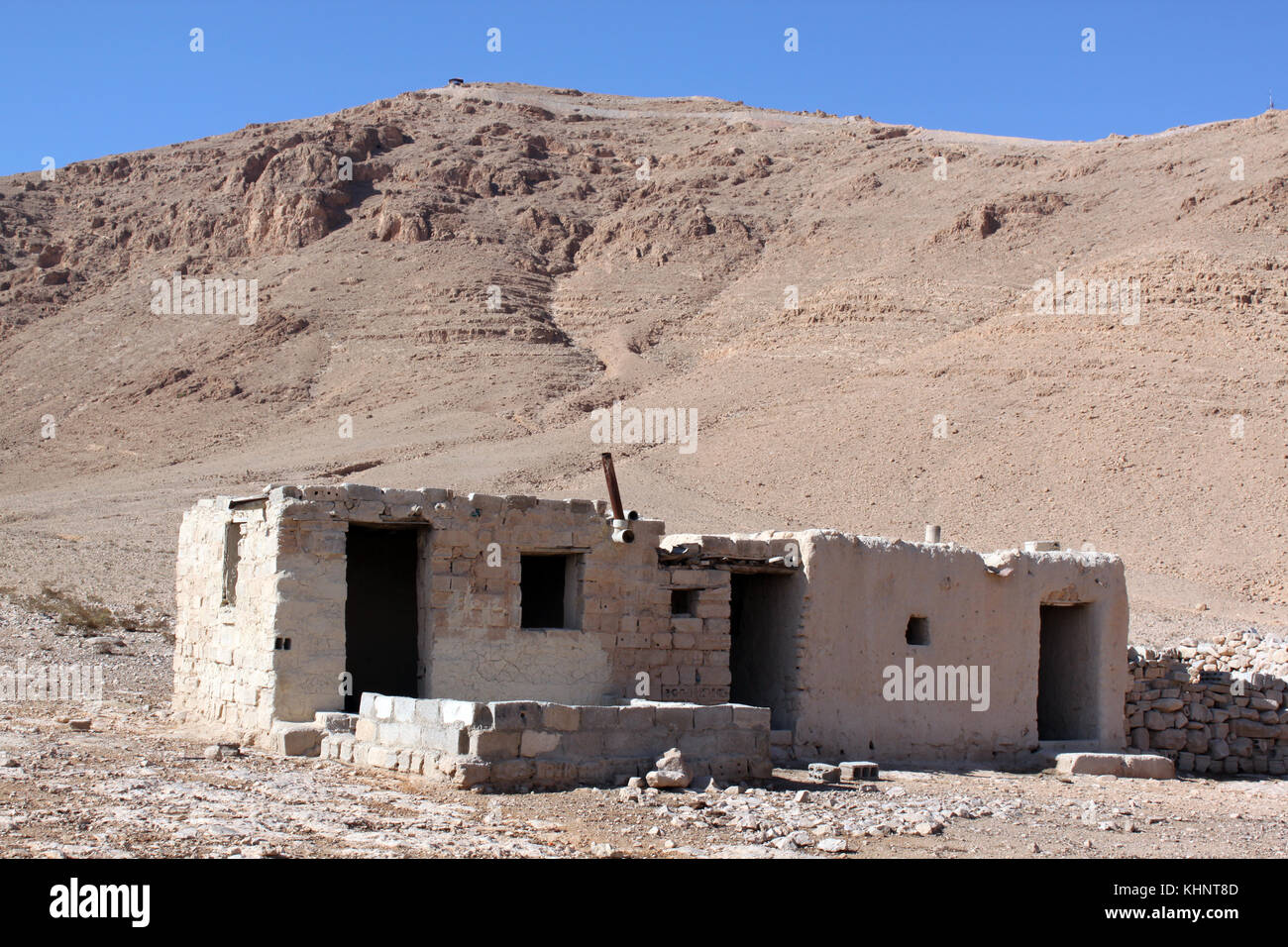 Haus in der Wüste in der Nähe von Mount in Syrien Stockfoto