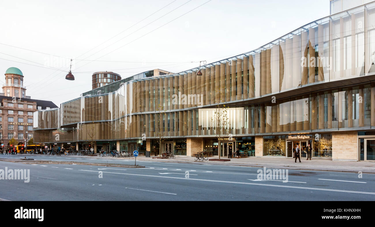 Tivoli Ecke in Vesterbrogade im Zentrum von Kopenhagen Dänemark Europa in Richtung Axlborg auf Vesterbrogade Stockfoto