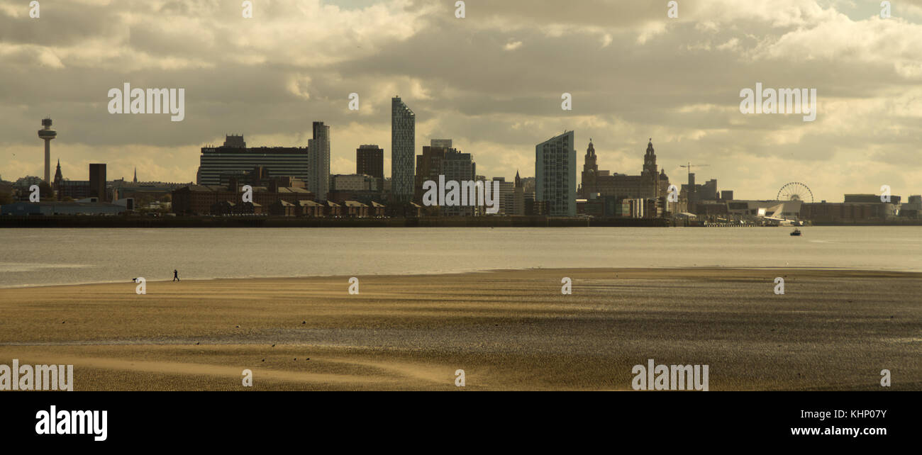 Liverpool Waterfront von New Brighton Stockfoto