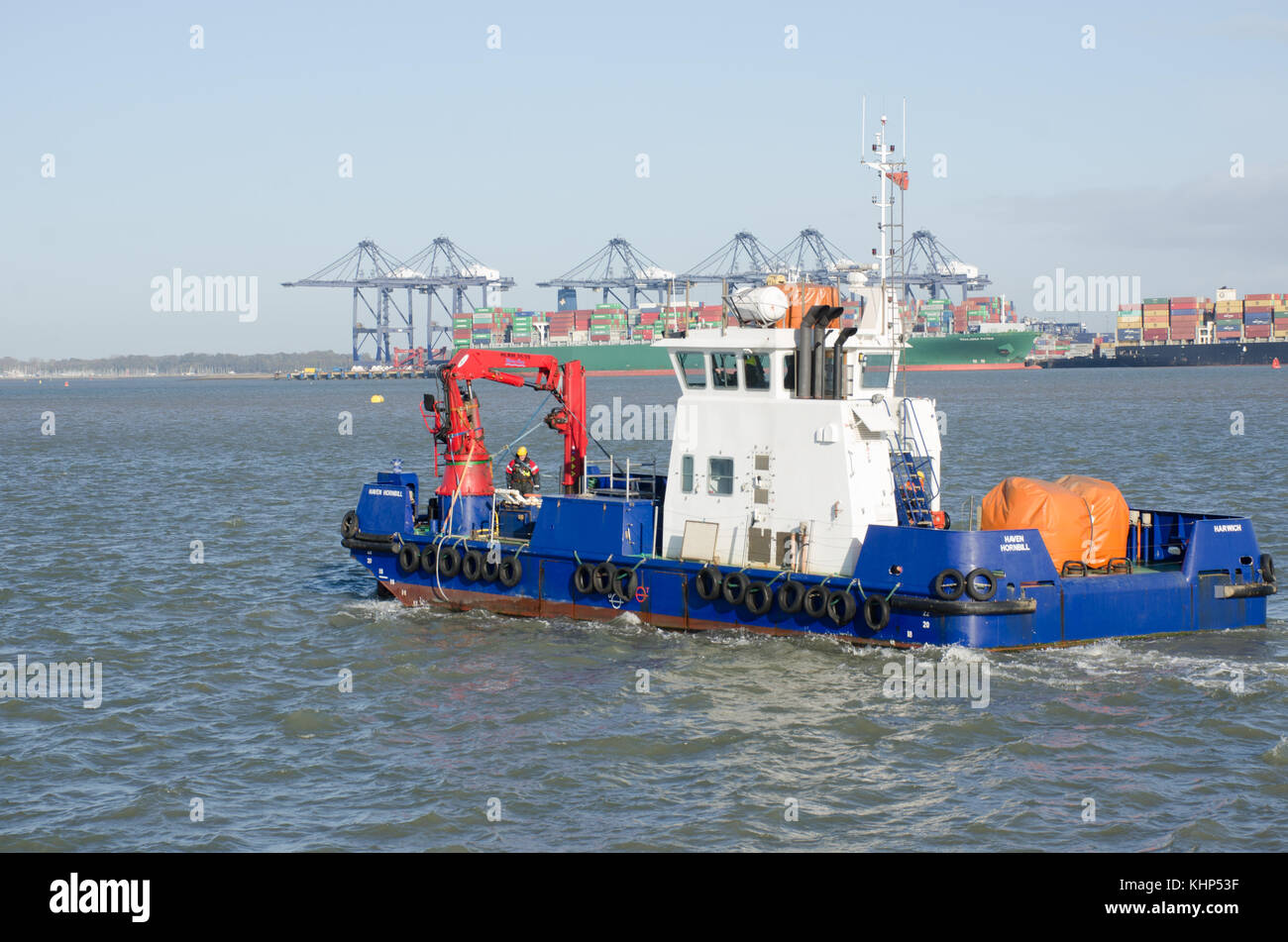 Harwich Essex, Vereinigtes Königreich – 16. November 2017: Haven Hornbill-Schiff zur Bekämpfung der Verschmutzung in Harwich Harbour Stockfoto
