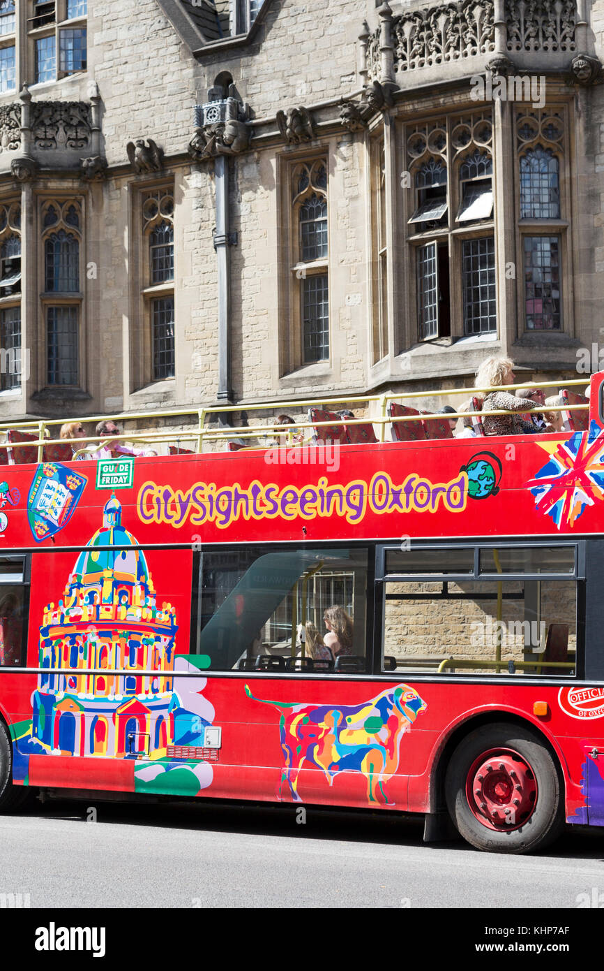 Großbritannien, Oxford, öffnen Sie überstieg sightseeing tour bus. Stockfoto