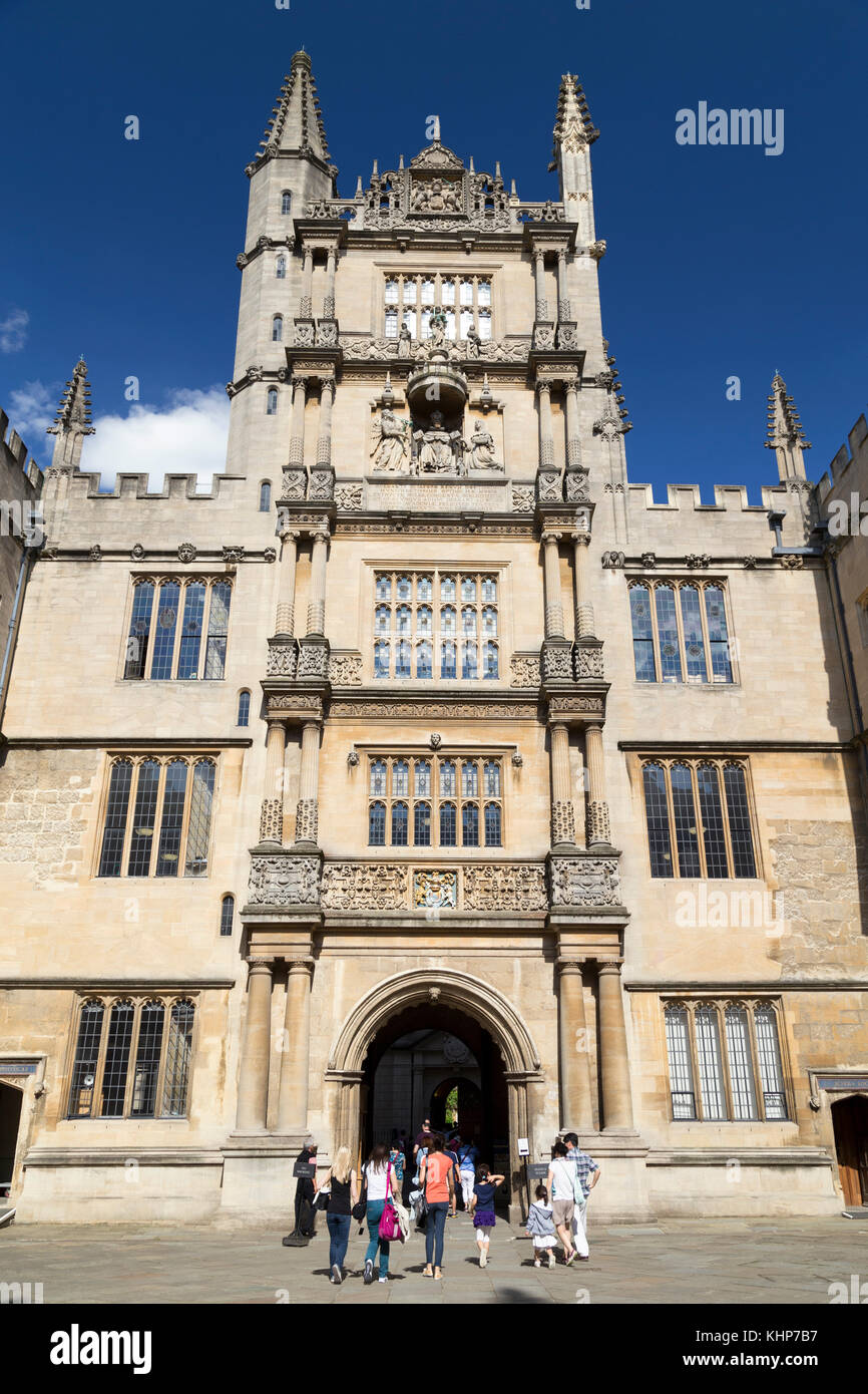 UK, Oxford, Bodleian Library 'Turm der fünf Aufträge' aus alten Schulen Viereck. Stockfoto