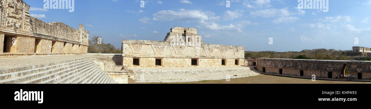 Platz, Tempel und Pyramiden in Uxmal, Mexiko Stockfoto