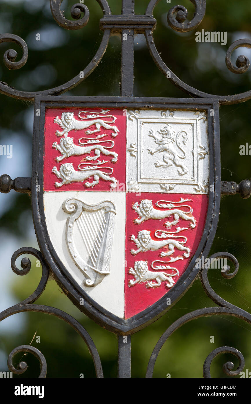 UK, Oxford, Wappen auf die Tore von Christ Church College. Stockfoto