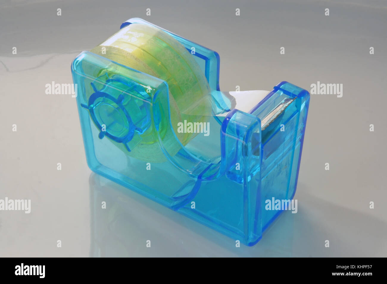 Kunststoff blau Klebeband Halter. Stockfoto