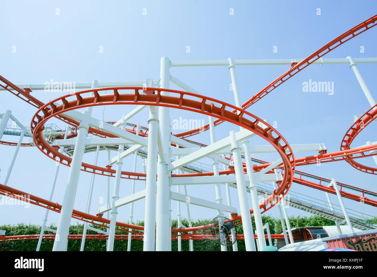 Lustig mit Achterbahn im Freizeitpark, so aufgeregt Stockfotografie Alamy
