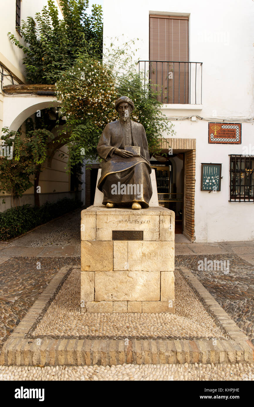 Statue von Moses Maimonides oder Rambam im jüdischen Viertel in Cordoba Spanien Stockfoto