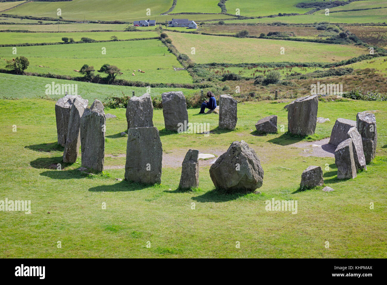 In der Nähe von Glandore, County Cork, Republik Irland. drombeg recumbent Stone Circle.Es ist auch lokal als Altar des Druiden bekannt. Die Struktur Termine Stockfoto