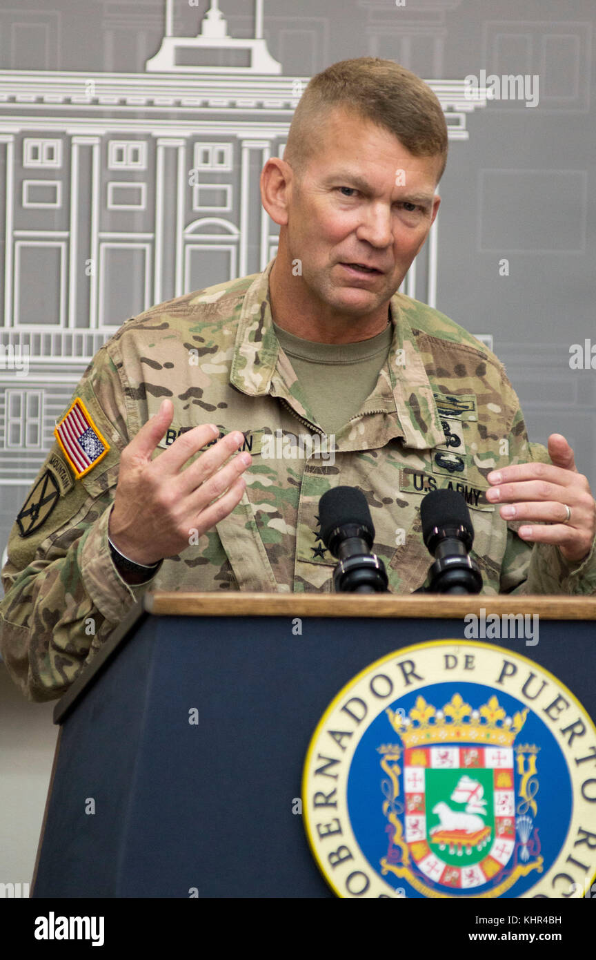 U.s. army Commander jeffrey Buchanan spricht während einer Pressekonferenz auf Nothilfe und Wiederaufbau nach dem Hurrikan maria November 10, 2017 in San Juan, Puerto Rico. (Foto von Joseph e. Brooks über planetpix) Stockfoto