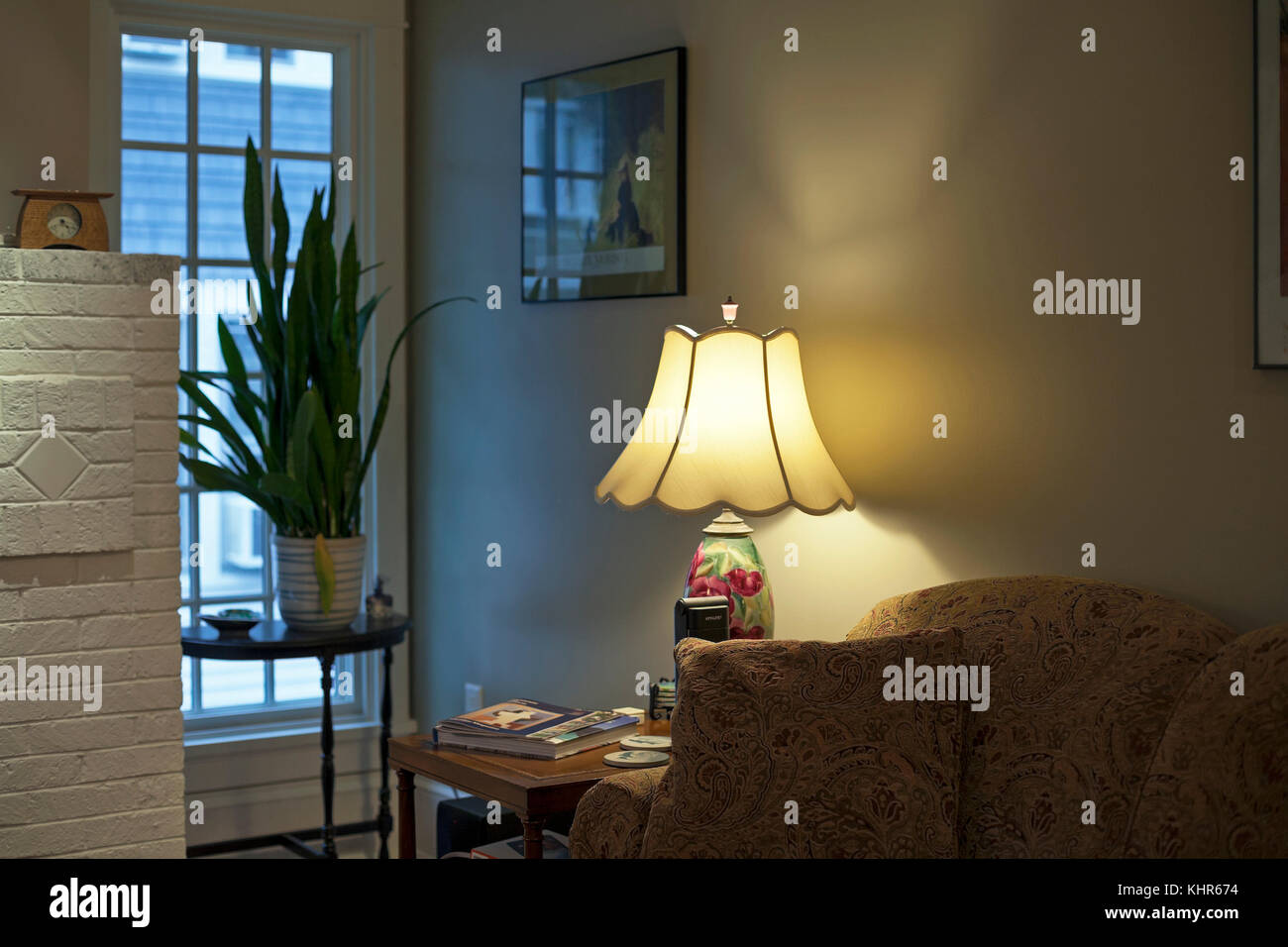 Eine verlassene, zwangsvollstreckung Haus in Milwaukee, Wisconsin hat in eine Wohnung umgewandelt worden. Stockfoto