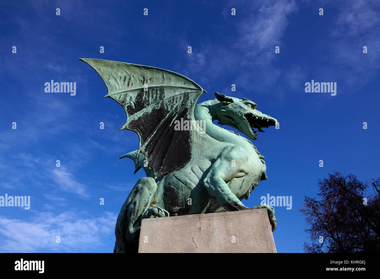 Drachen Statue auf dem Drachen Brücke in Ljubljana, Slowenien Stockfoto